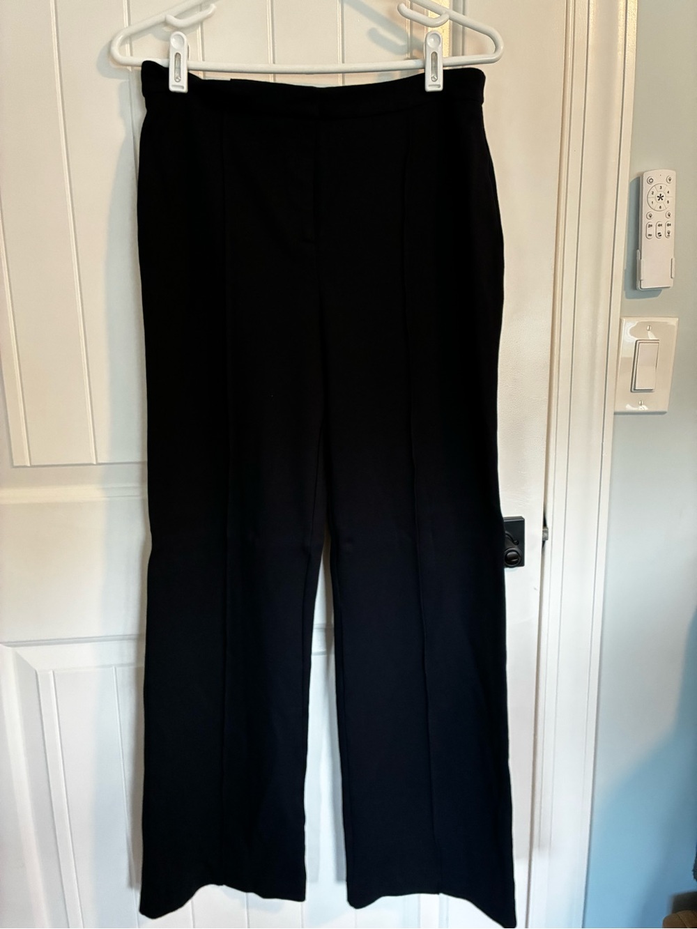 Elie Tahari Black Cropped Straight-Leg Dress Pants